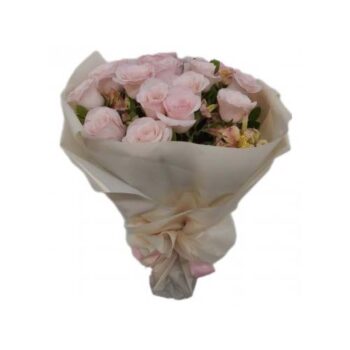 Buque de rosa rosas 12  no papel especial